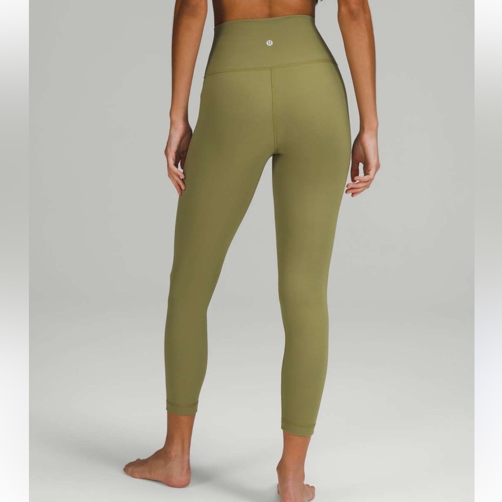 {lululemon} Wunder Under 6 moss green